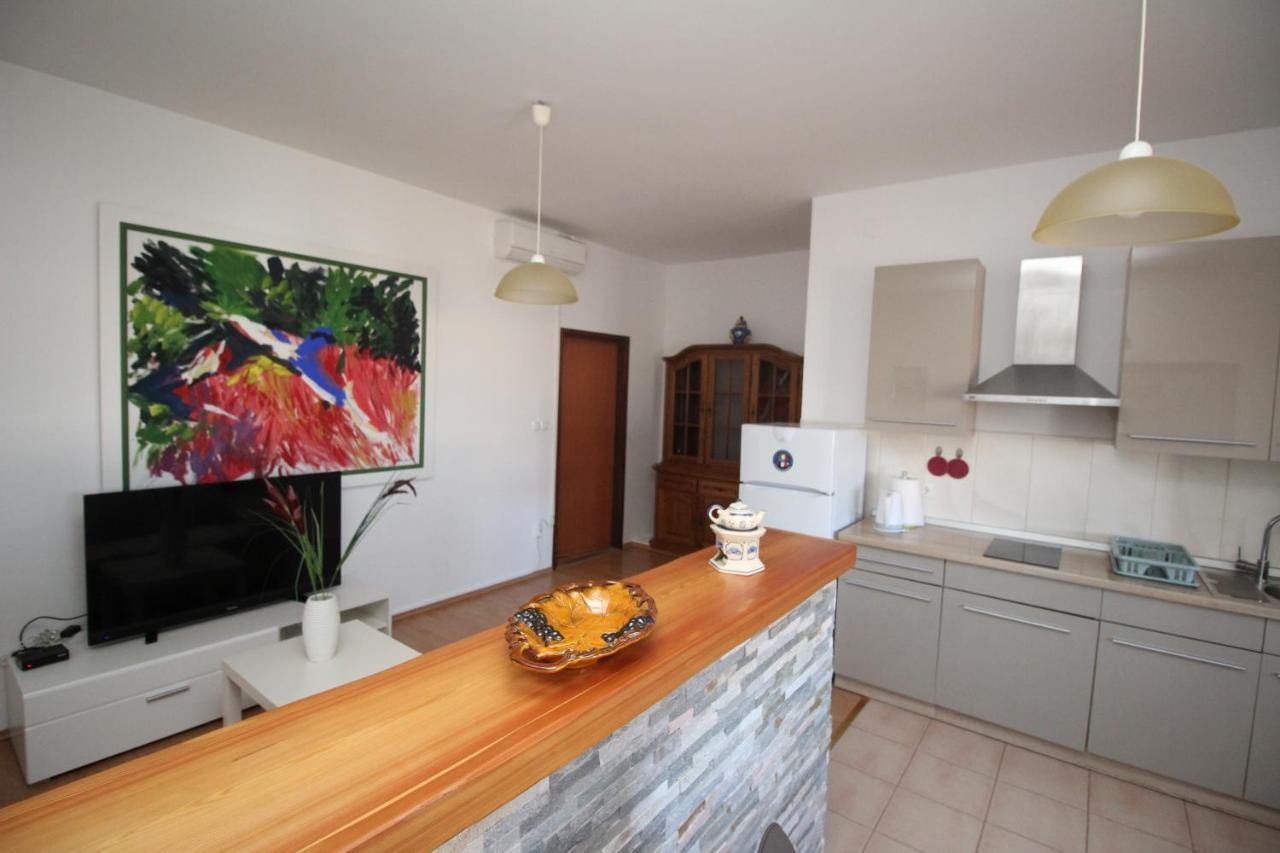 Apartments Vesna Punat Exterior foto